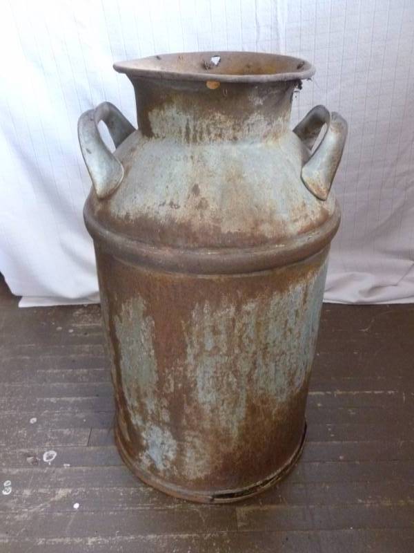 lot 171 image: Vintage Milk Can