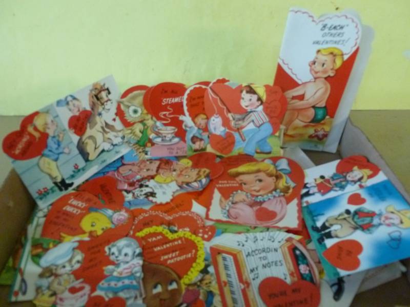 lot 182 image: Vintage Valentines