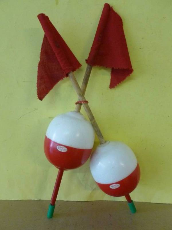 lot 221 image: Vintage Floats
