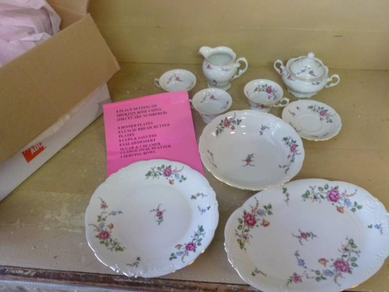 lot 235 image: China Set