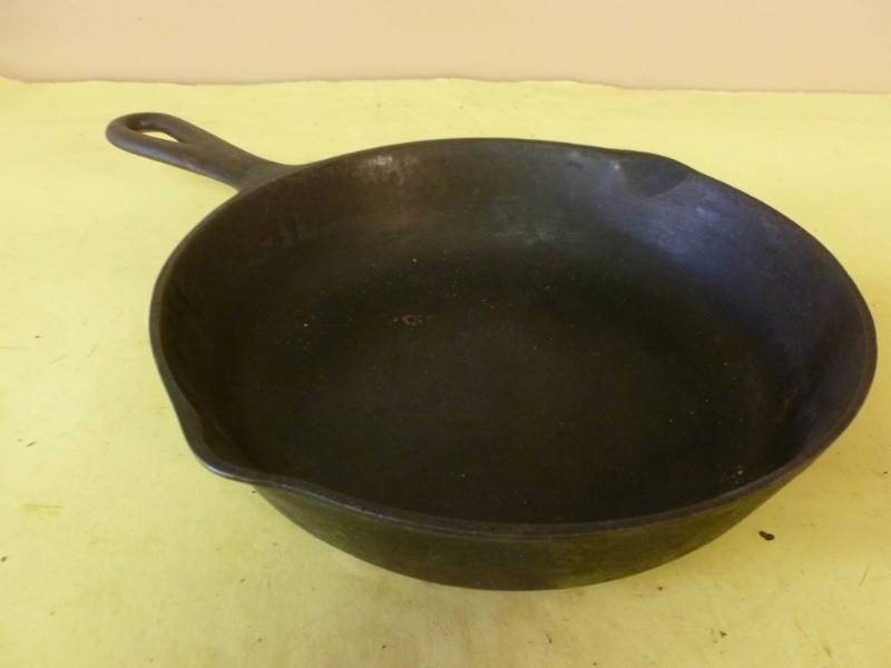 lot 242 image: Cast Iron Pan