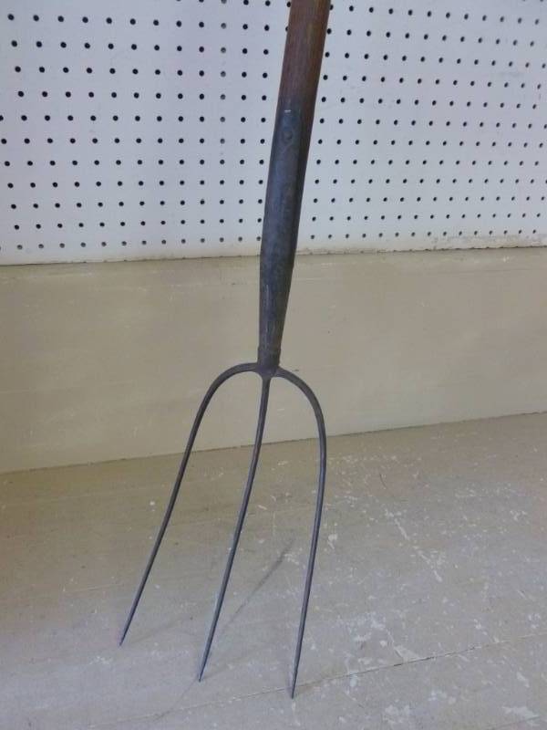 lot 255 image: Vintage Hay Fork