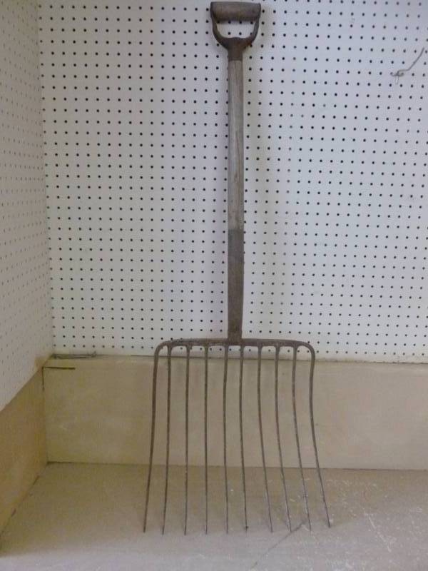 lot 256 image: Silage Fork