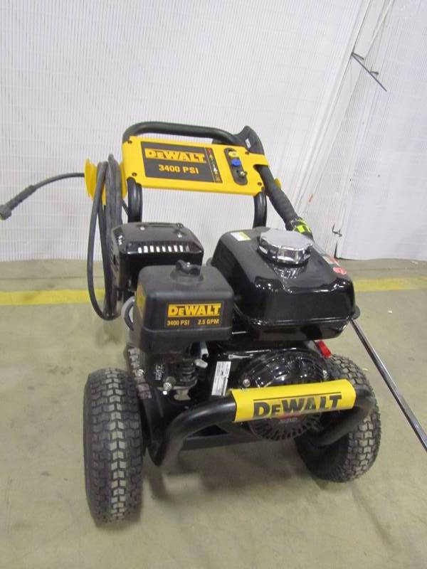 lot 4 image: DEWALT Honda GX200 3,400 PSI 2.5 GPM Gas Pressure Washer