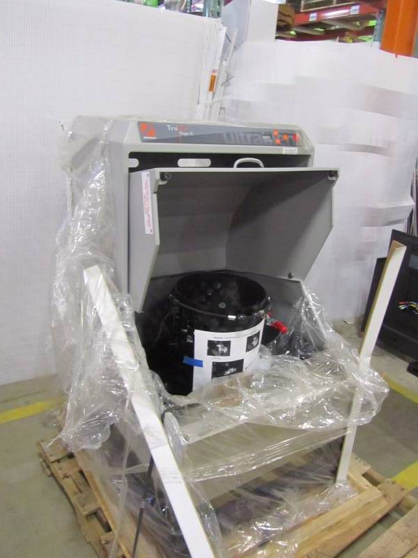 lot 8 image: Trumix Ergo 5 ultra mix paint mixer