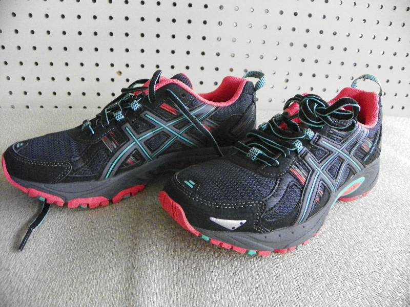ASICS WM Gel-Venture 5 trail Black-Mint 6.5, MSRP $79.99