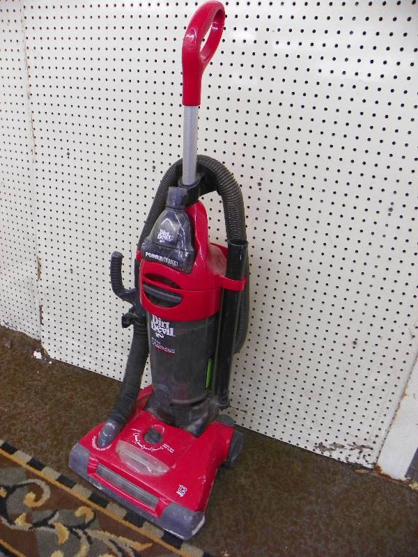 DIRT DEVIL VACUUM