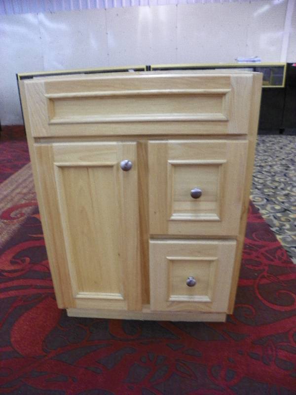 CABINET 24 WIDE X 36 TALL X 21 DEEP