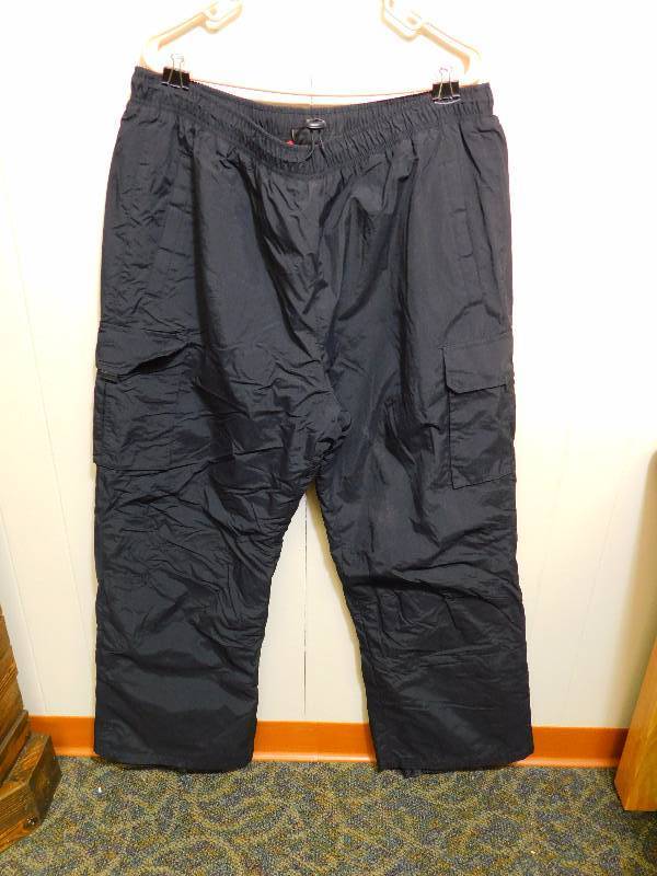 lot 122 image: Guide Gear Mens Cargo Snow Pants