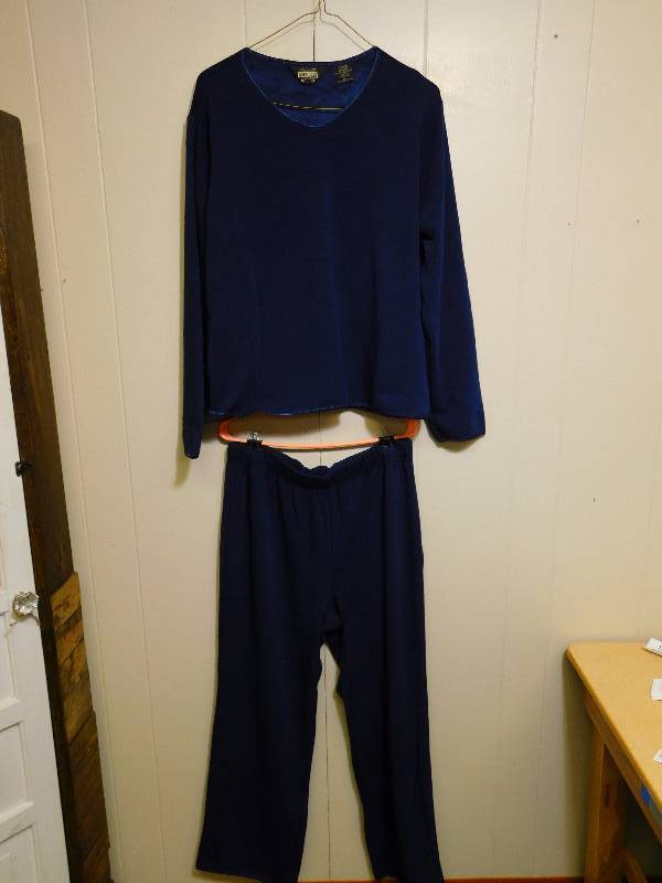lot 127 image: 3 Pair Guide Gear Womens Fleece Pajamas