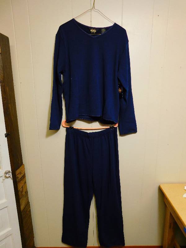 lot 132 image: Guide Gear Womens Fleece Pajamas & Weatherproof 32 Degree HEAT Mens Fleece Base Layer Bottoms