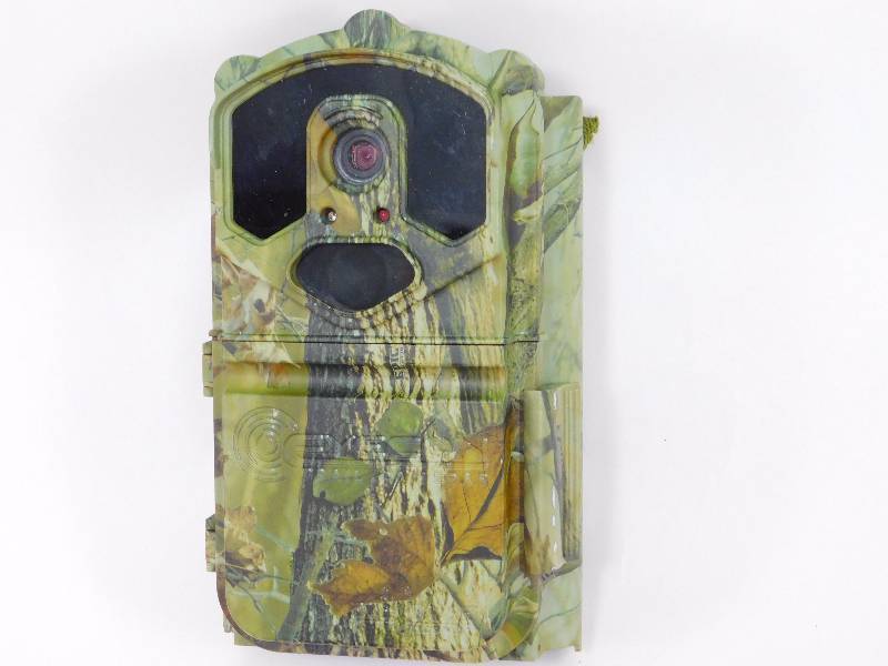 lot 24 image: Big Game Eyecon Storm Invisi-Flash Infrared Trail  Game Camera, 9MP