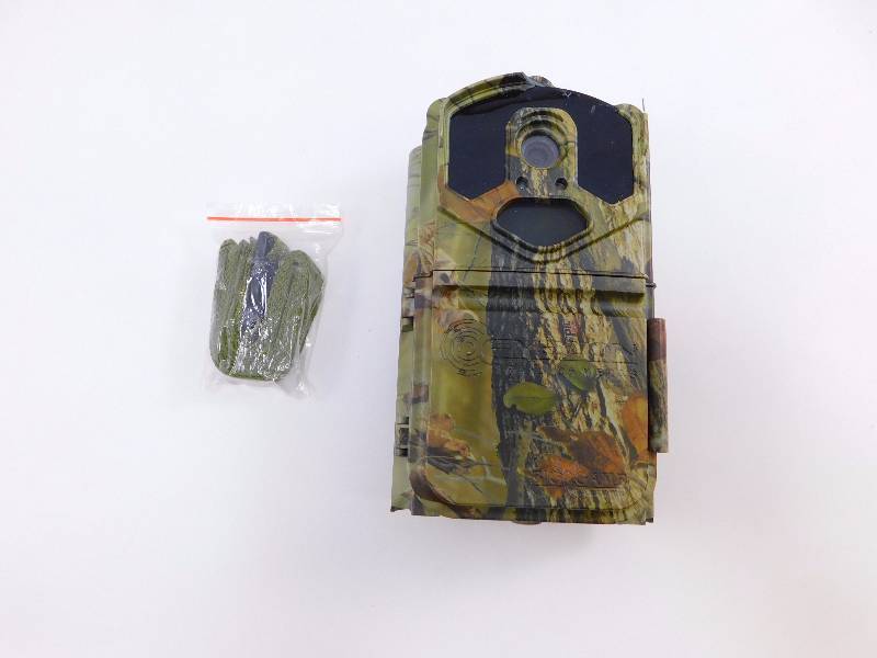 lot 28 image: Big Game Eyecon Storm Invisi-Flash Infrared Trail  Game Camera, 9MP