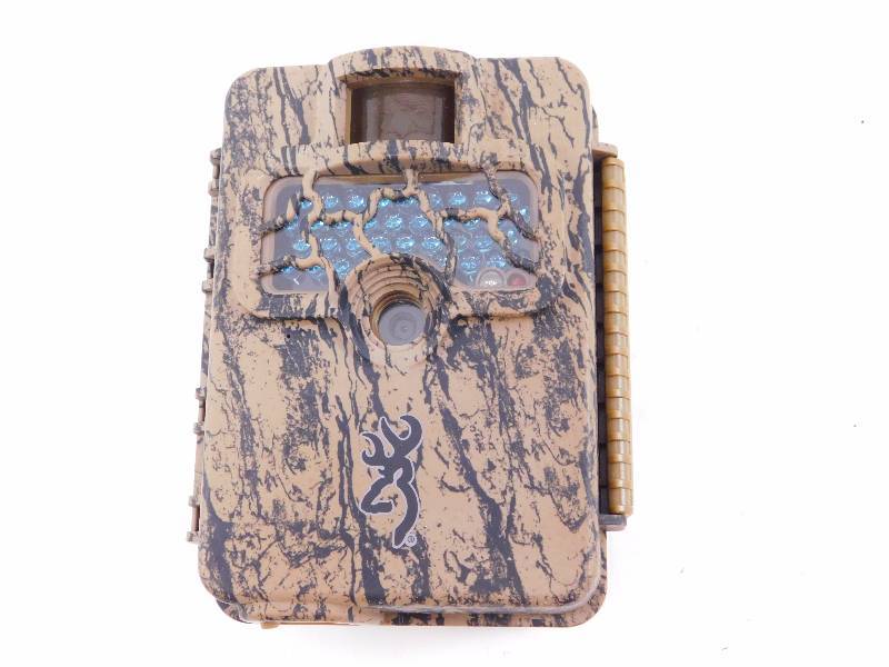 lot 62 image: Browning Command OPS X-10 Low Glow IR TrailGame Camera, 10MP