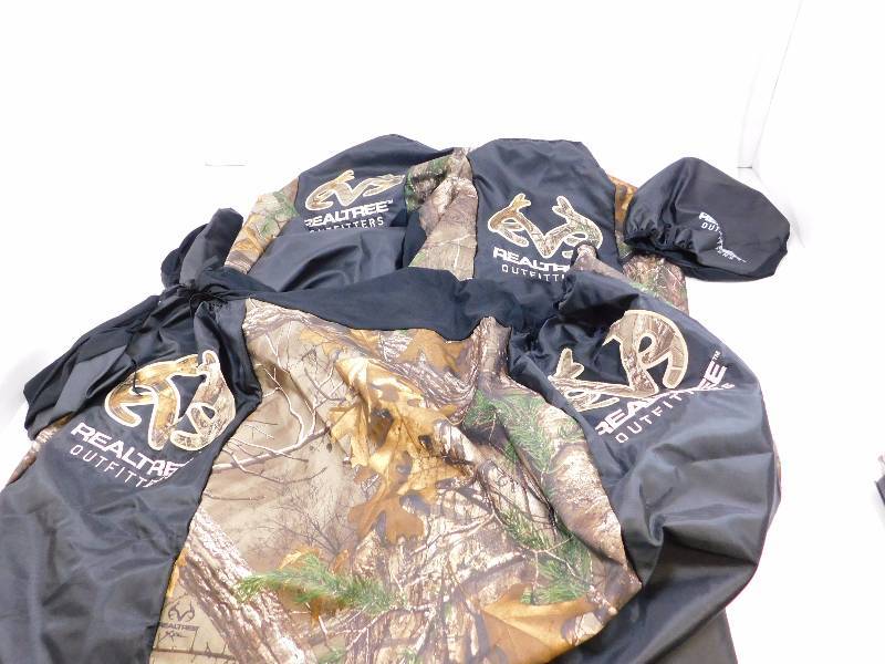 lot 80 image: Realtree Universal All-Purpose Seat Cover