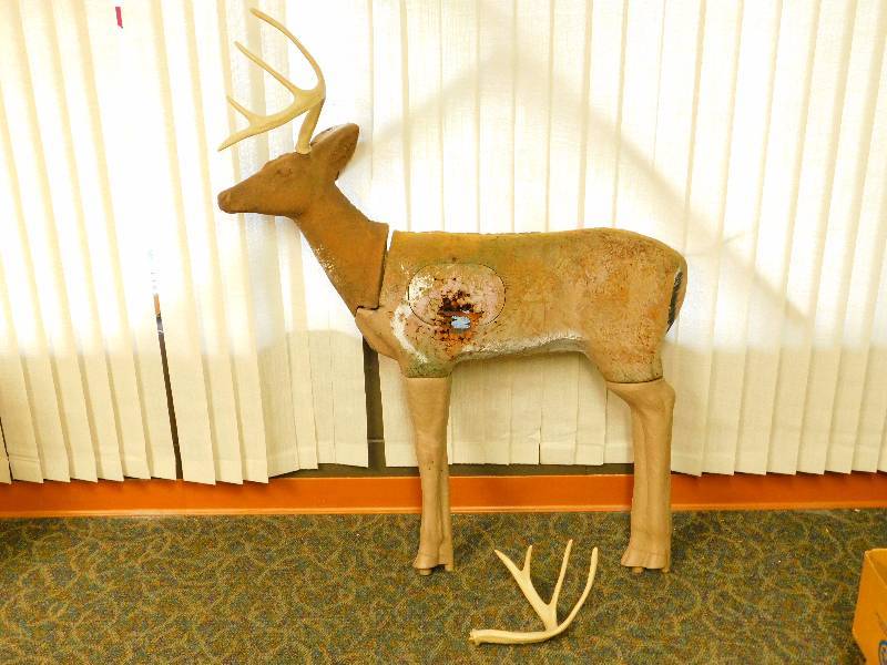 lot 88 image: Delta McKenzie Full-size Swamp Buck Target