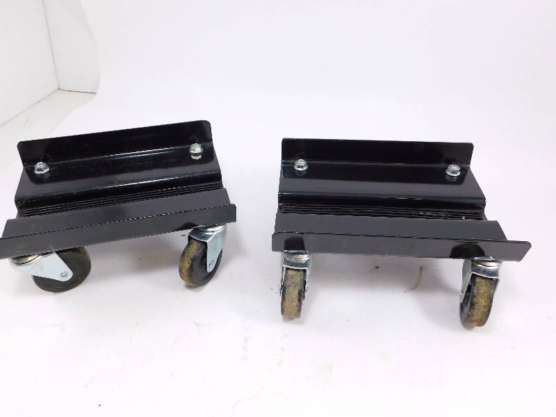 lot 90 image: Snowmobile Dolly Set