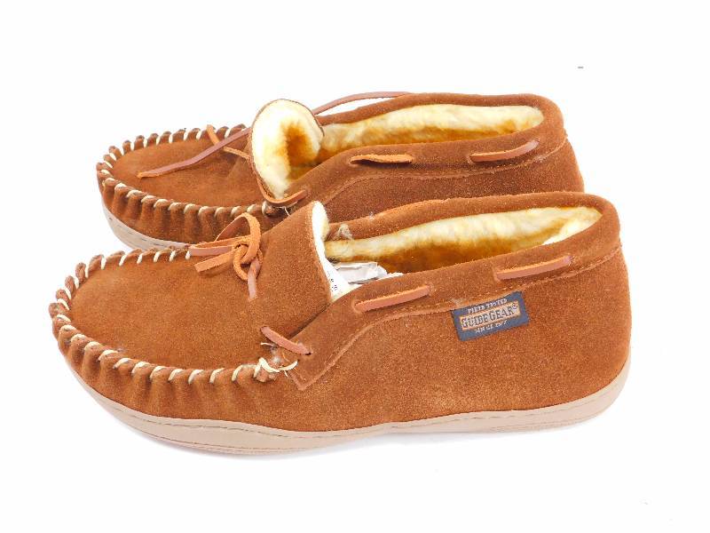 lot 138 image: Guide Gear Mens Chukka Moccasin Slippers Size 10
