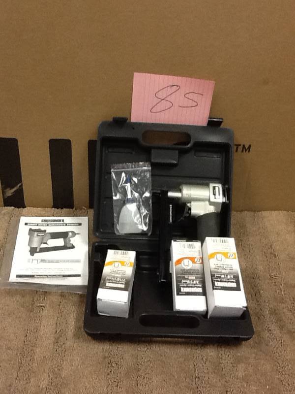lot 85 image: Surebonder Pneumatic Upholstery Stapler with 22-Gauge Upholstery Staples (38 in., 716 in. and 58 in.) open box never used