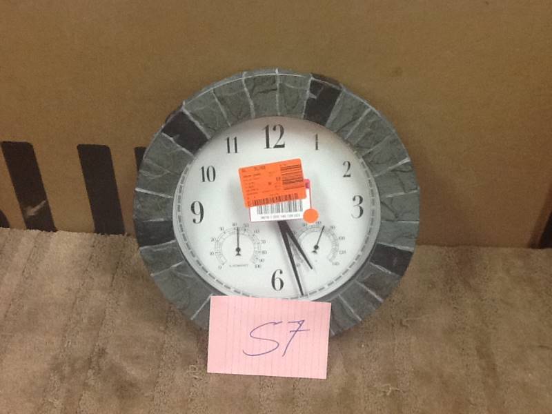 lot 57 image: AcuRite Clock