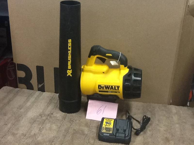 lot 61 image: Dewalt 20V Brushless Blower Tool and Charger only- no battery included used in like new condition