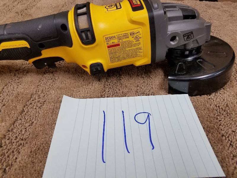 lot 119 image: DEWALT FLEXVOLT 60-Volt MAX Lithium-Ion Cordless Brushless 4-12 in. to 6 in. Angle Grinder with Kickback Brake (Tool-Only)