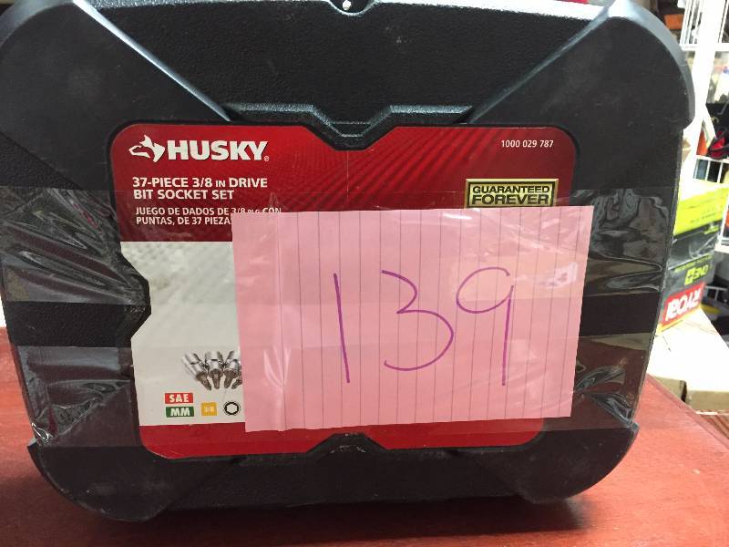 lot 139 image: Husky Socket Socket Set Husky Sockets 38 in. Drive Bit  36 pieces