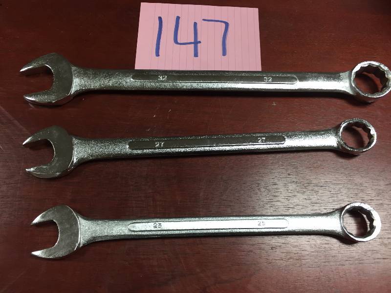 lot 147 image: Combination Wrench Large sizes 25 27 and 32 New