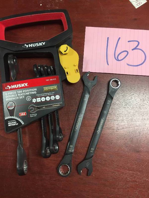 lot 163 image: Husky 100 Position Double Ratcheting Wrench Set-Metric