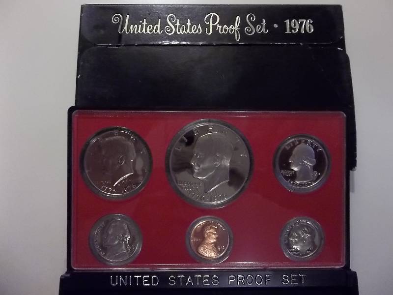 lot 2 image: 1976 US Proof Set In Original Box