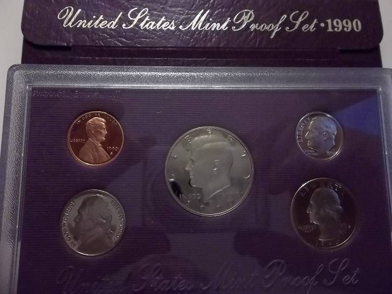 lot 16 image: 1990 US Proof Set In Original Box