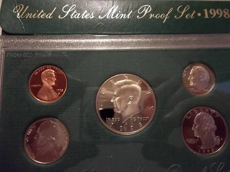 lot 25 image: 1998 US Proof Set In Original Box
