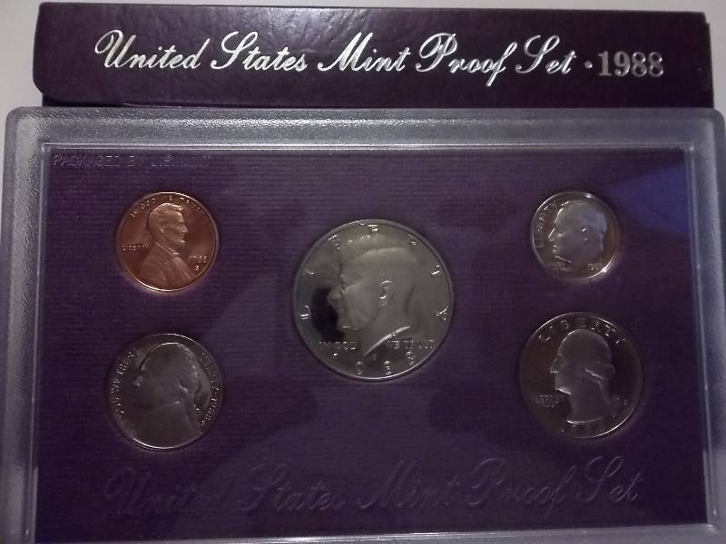lot 43 image: 1988 US Proof Set In Original Box