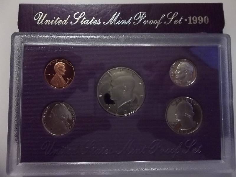 lot 45 image: 1990 US Proof Set With Original Box & Info