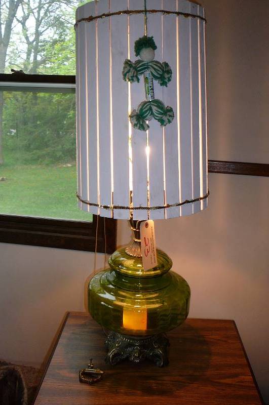 lot 23 image: Vintage table Lamps