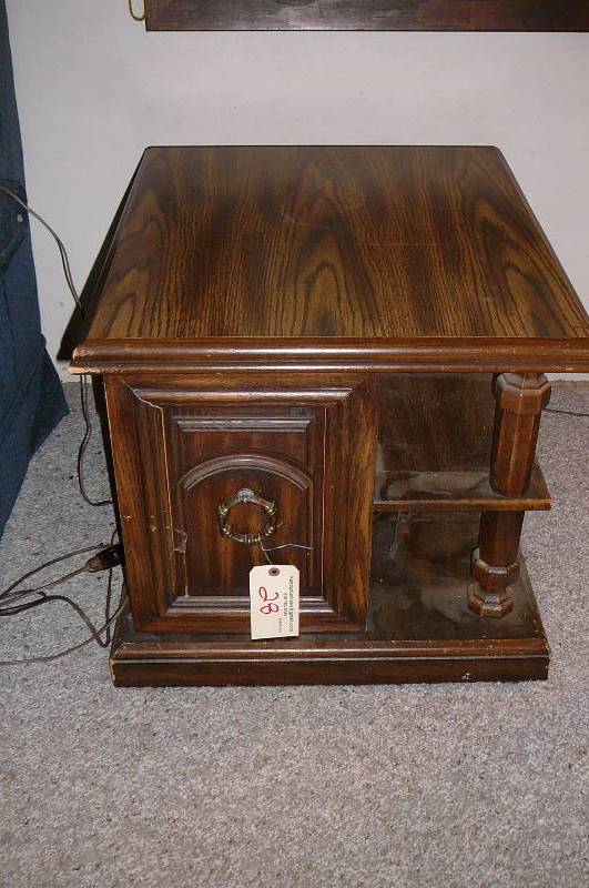 lot 28 image: Wooden end table