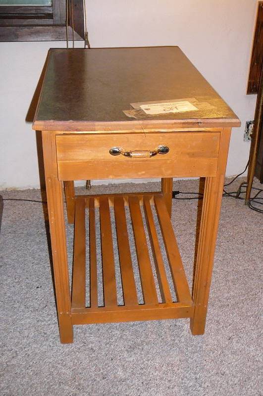 lot 29 image: Wooden end table