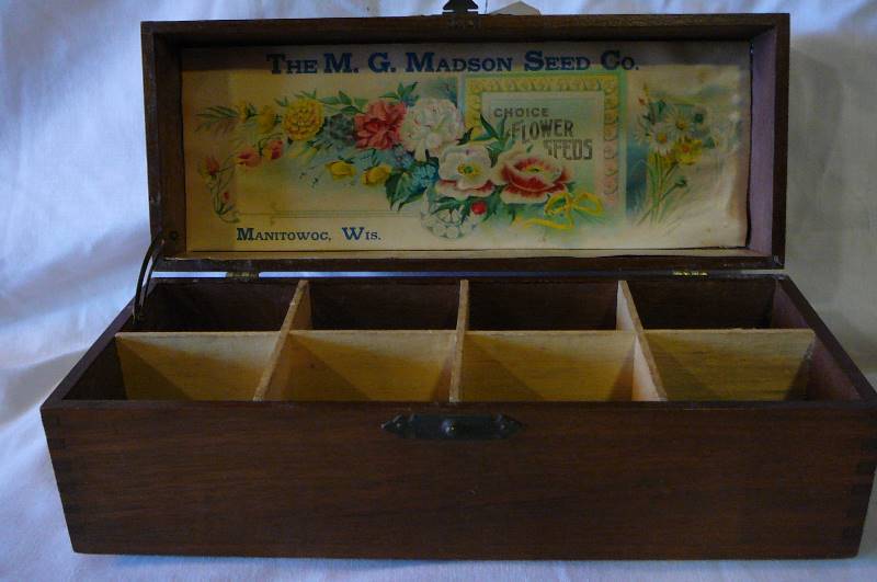 lot 39 image: Vintage M.G. Madson Seed Co