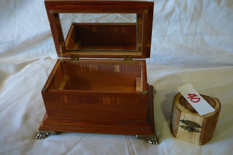 lot 40 image: Item removed from auction, please contact Kan-Do Auctions with questions.