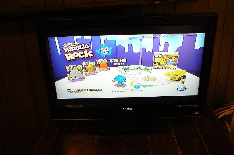 lot 50 image: TV Flat Screen 32