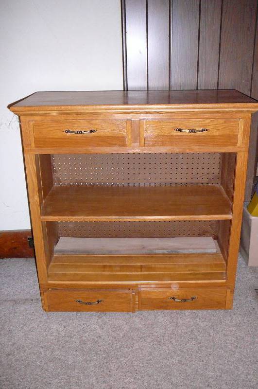 lot 62 image: Handcrafted wooden piece of furniture, Oak 4 drawer & Shelves 16w x 36 x 36 12 T