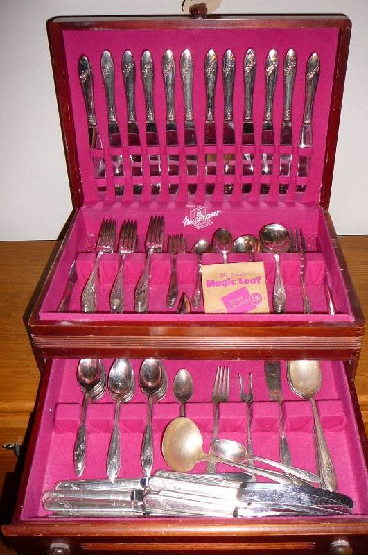 lot 72 image: Silverware set with wooden Box,