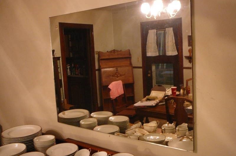 lot 81 image: Mirror