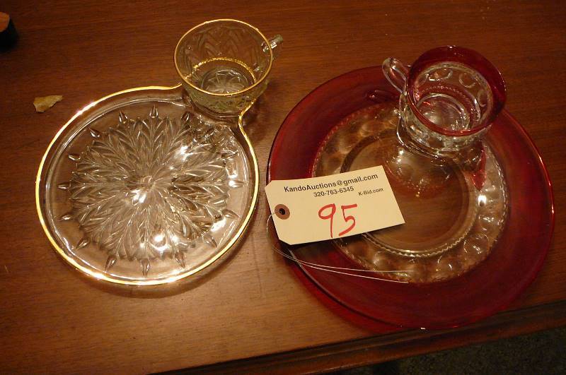 lot 95 image: Vintage lap plates Red and Silver