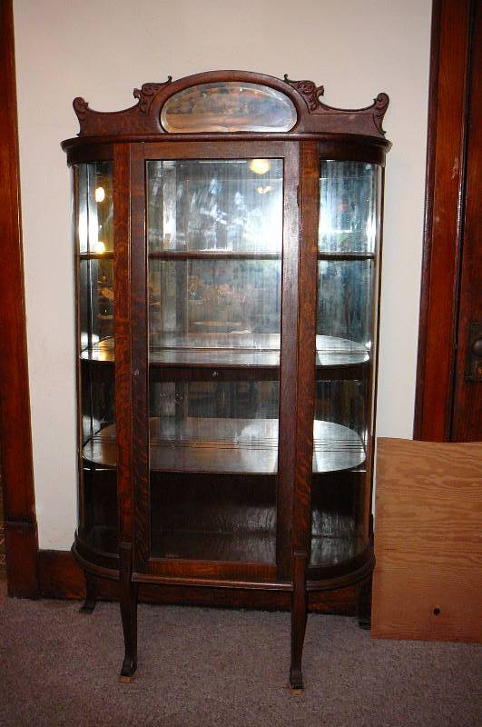 lot 103 image: Antique Courio Cabinet