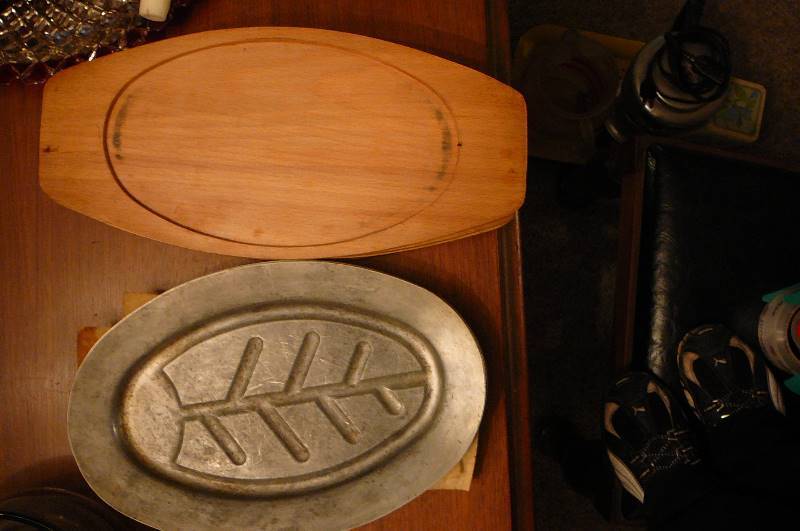 lot 102 image: Steak plates