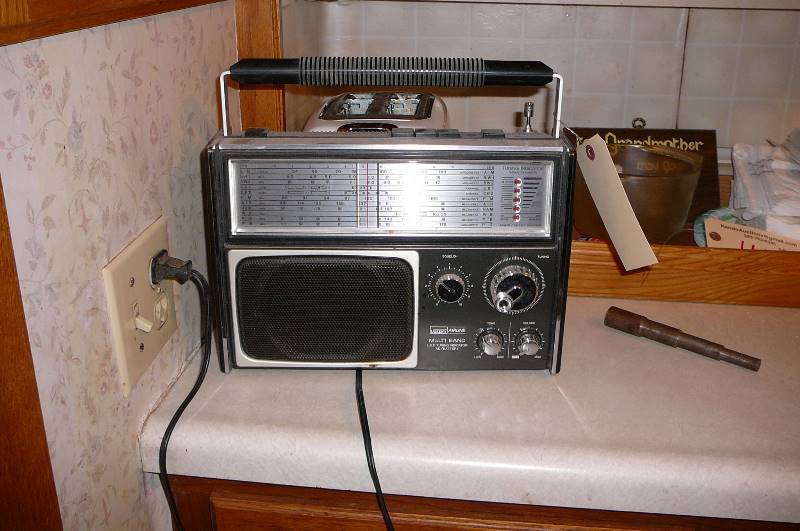 lot 109 image: Ward airline AmFM Radio