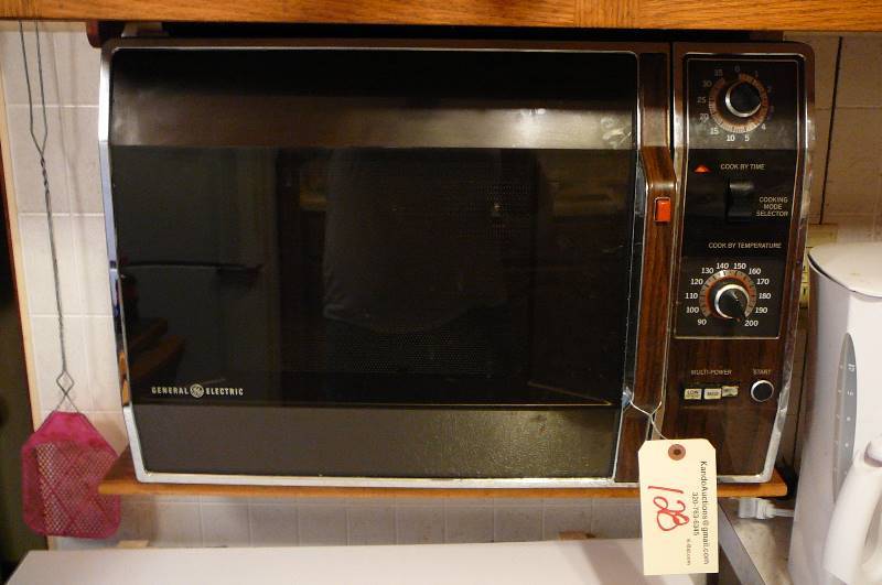 lot 128 image: GE Microwave