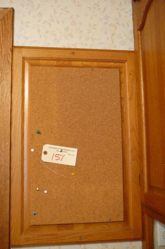 lot 151 image: Nice homemade corkboard