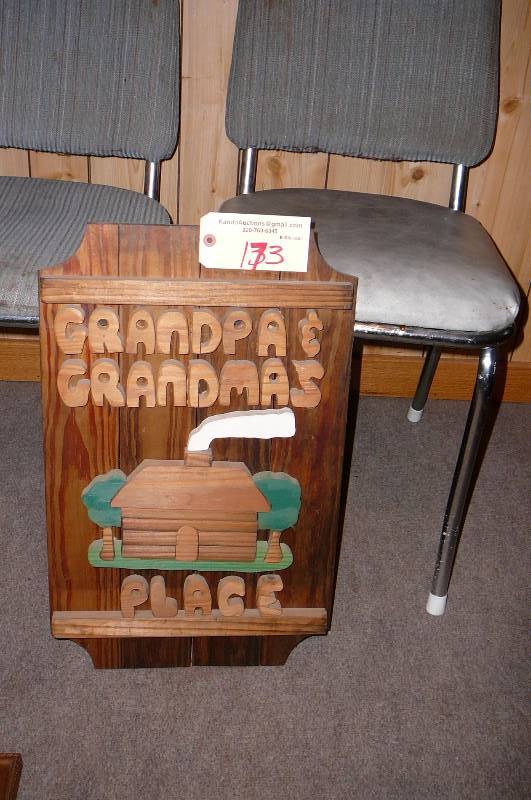 lot 173 image: Handcrafted wall plaque Grandpa & Grandmas Place
